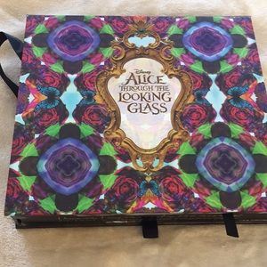 Urban Decay Alice Through the Looking Glass pallet